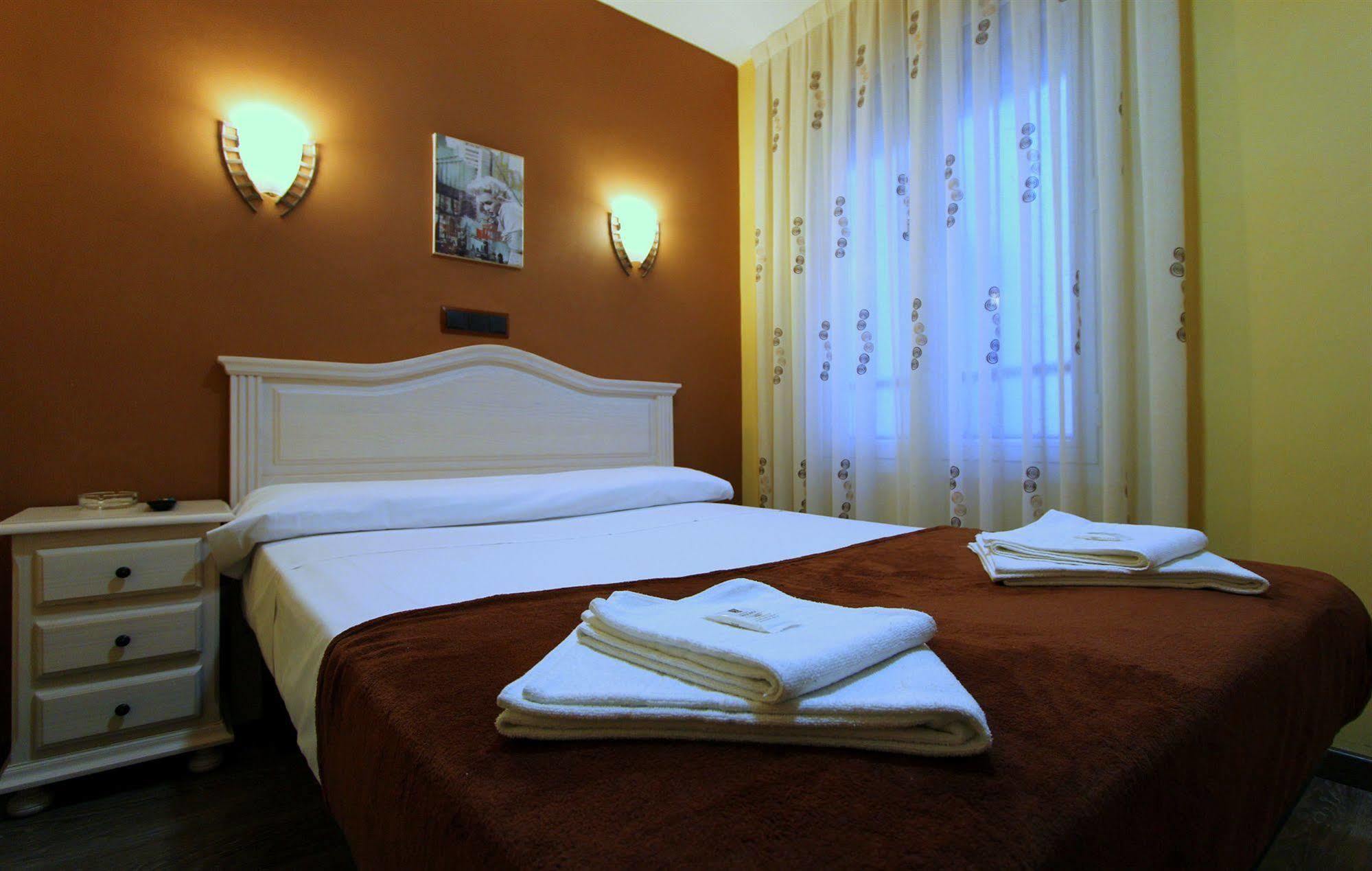 Hostal Regio Madrid Exterior foto